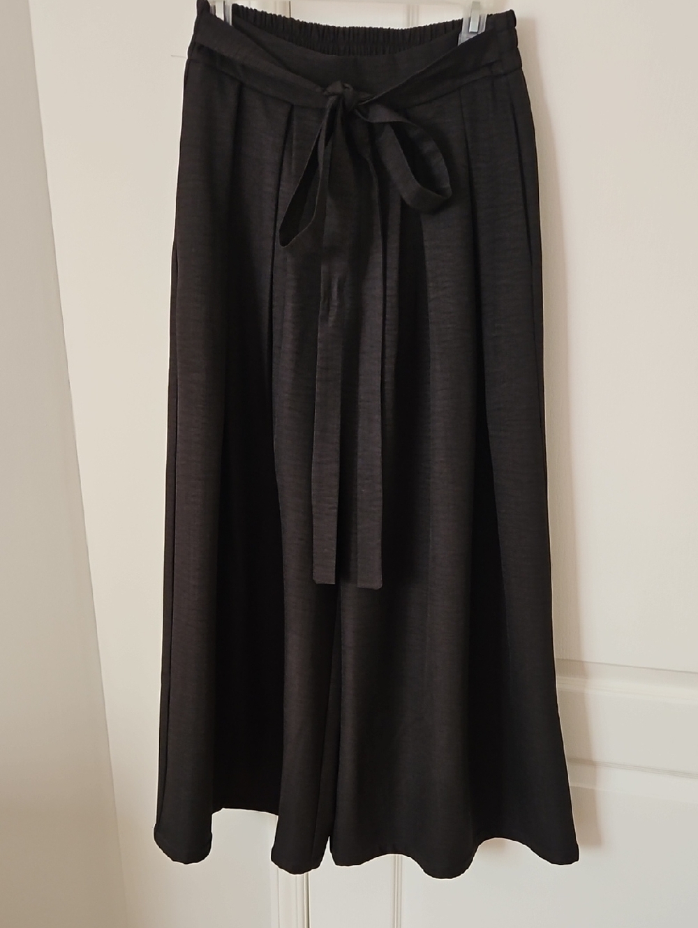 High-Rise Wide Leg Tie-Waist Pants in Black